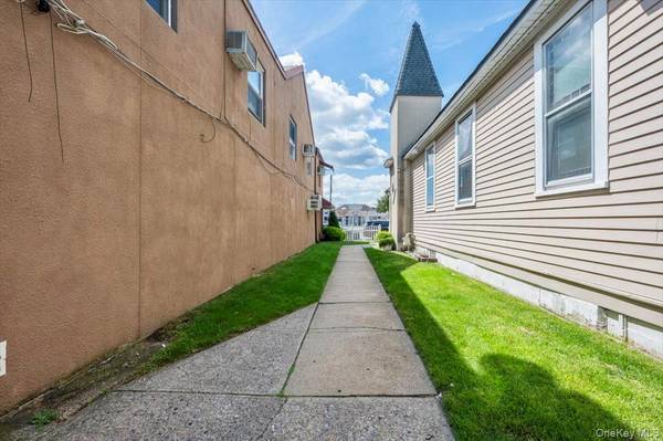 107-109 Broadway #107, Hicksville, NY 11801