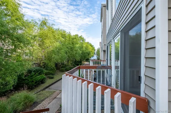18 Windward LN #17, Bronx, NY 10464