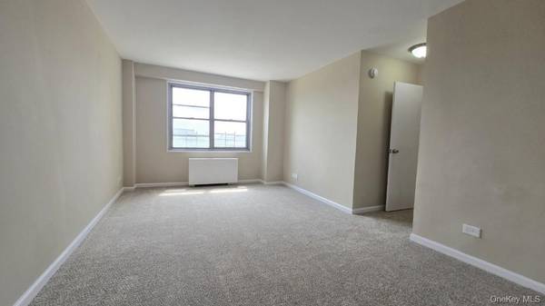 175-20 Wexford TER #3S, Jamaica Estates, NY 11432