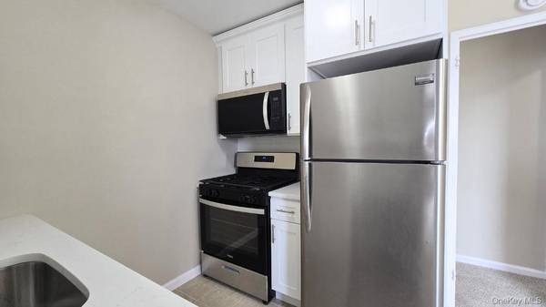175-20 Wexford TER #3S, Jamaica Estates, NY 11432
