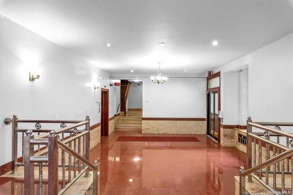 4333 48th ST #1B, Sunnyside, NY 11104