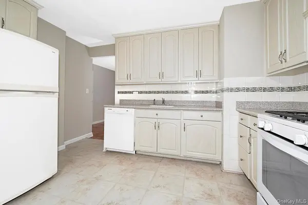 609 Kappock ST #3F, Bronx, NY 10463