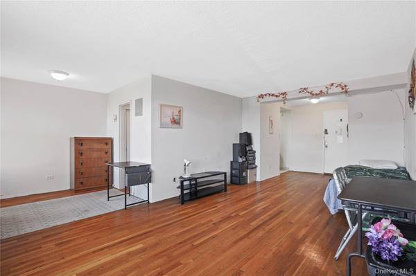 84-20 153rd AVE #5H, Howard Beach, NY 11414