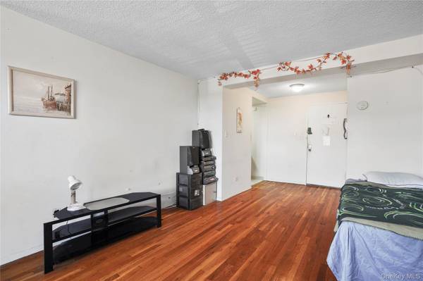 84-20 153rd AVE #5H, Howard Beach, NY 11414