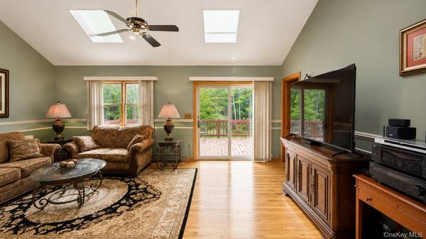 173 Yulan Barryville RD, Barryville, NY 12719