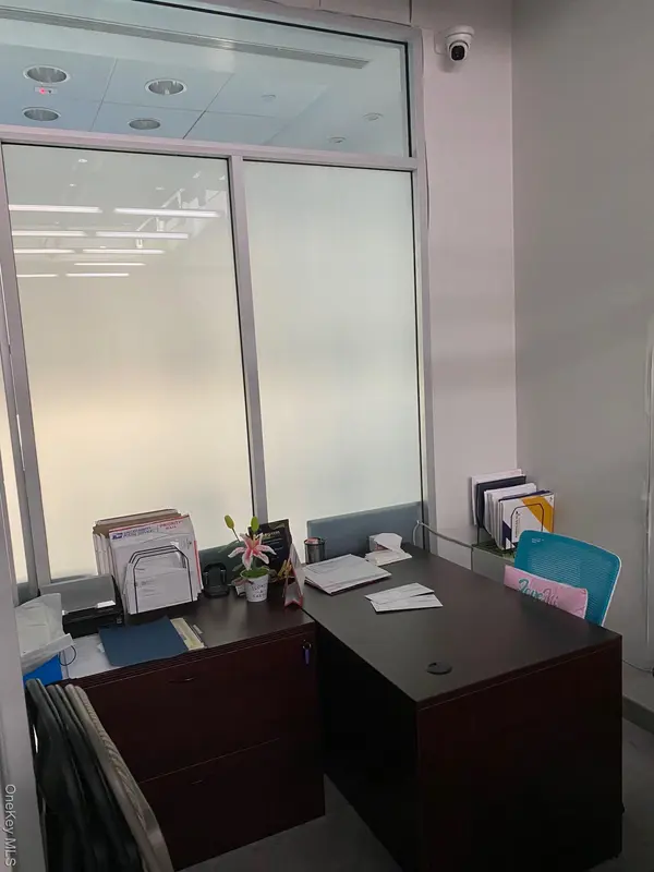 136-20 38th AVE #3J, Flushing, NY 11354