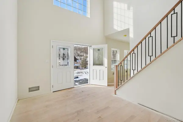 10 Vargas (AKA 70 Jessup Ln) CIR, Stony Point, NY 10980