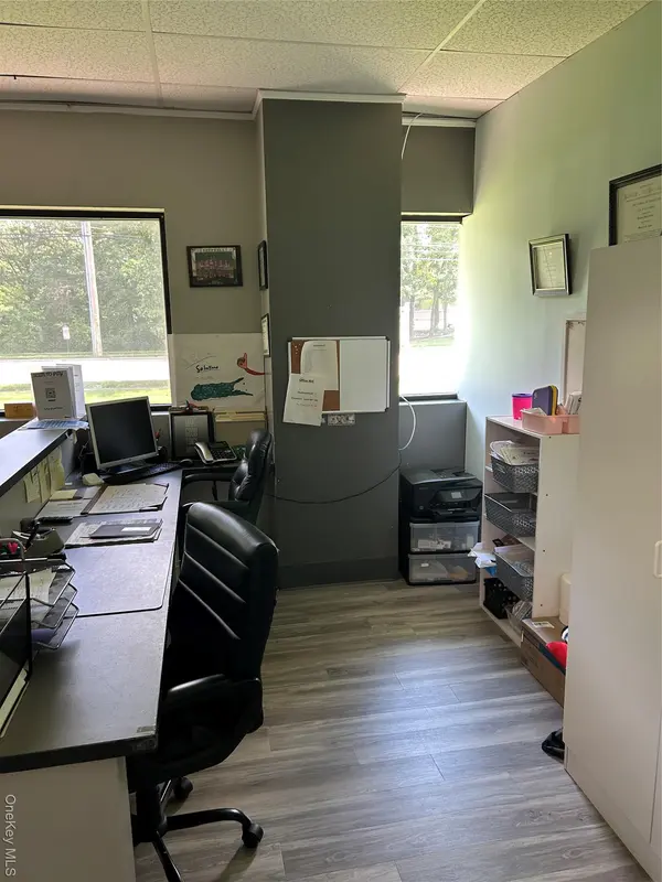 196 Bell Meade AVE #2/3, East Setauket, NY 11733