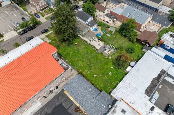 150-12 12 AVE, Whitestone, NY 11357