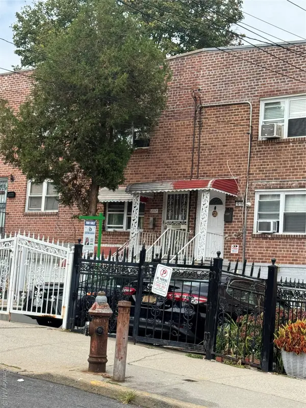 1017 E 229 Street, Bronx,, Bronx, NY 10466