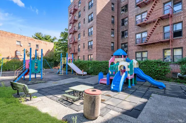 15030 71st AVE #2D, Flushing, NY 11367
