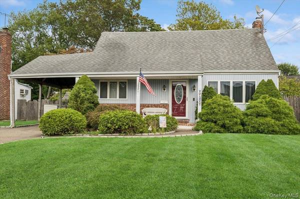 27 Mell Drive, North Babylon, NY 11703