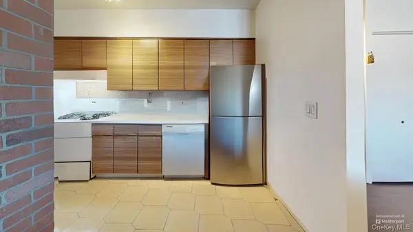 7252 Metropolitan AVE #3C, Middle Village, NY 11379