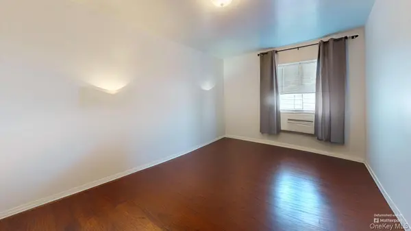 7252 Metropolitan AVE #3C, Middle Village, NY 11379