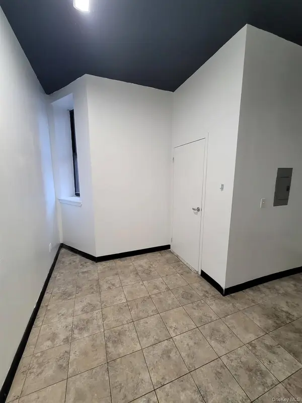 537 Claremont Pkwy #Comm B, Bronx, NY 10457