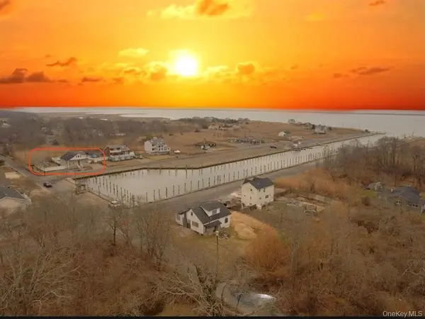 115 Riviera DR, Mastic Beach, NY 11951