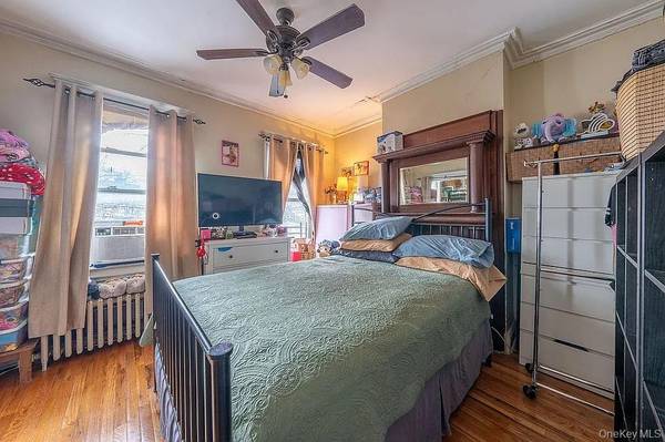 97-29 88th Street ST, Ozone Park, NY 11416
