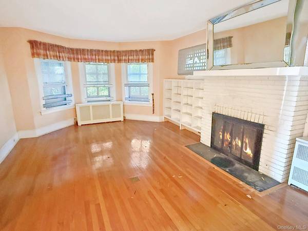 87 Brookside AVE, Mount Vernon, NY 10553