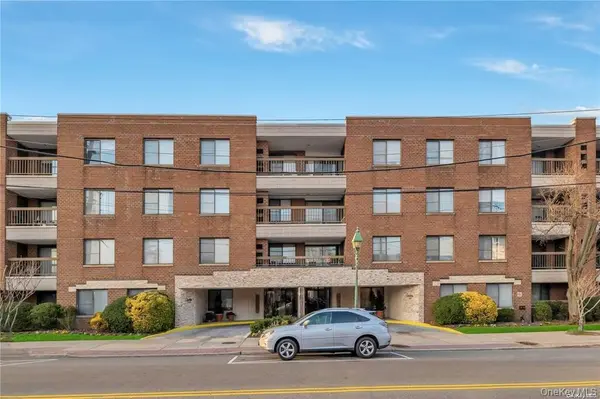 376 Central AVE #3-V, Lawrence, NY 11559