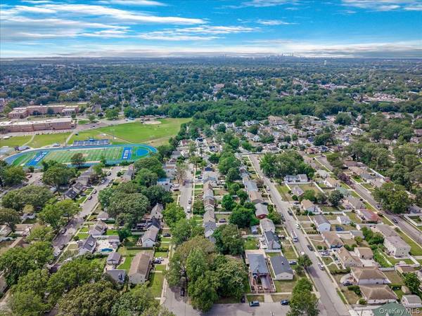 362 Langdon BLVD, Rockville Centre, NY 11570