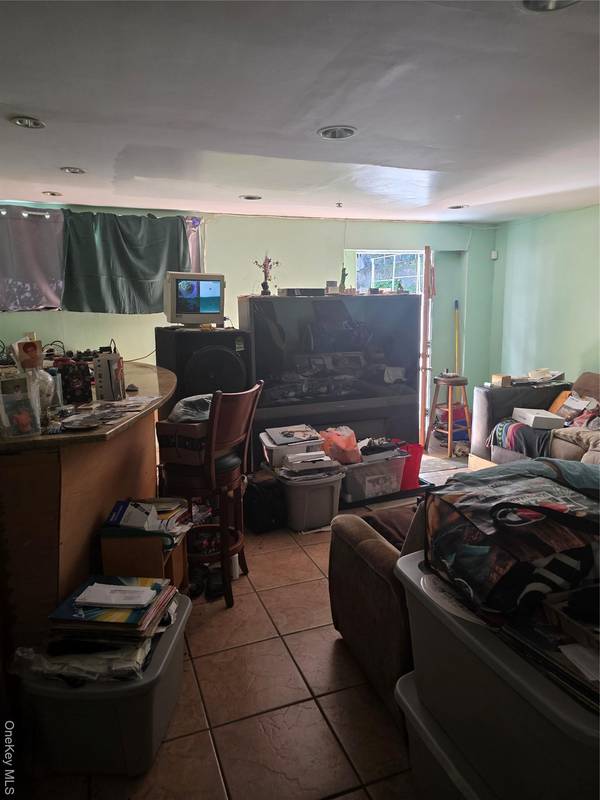 186-46 139th AVE, Springfield Gardens, NY 11413