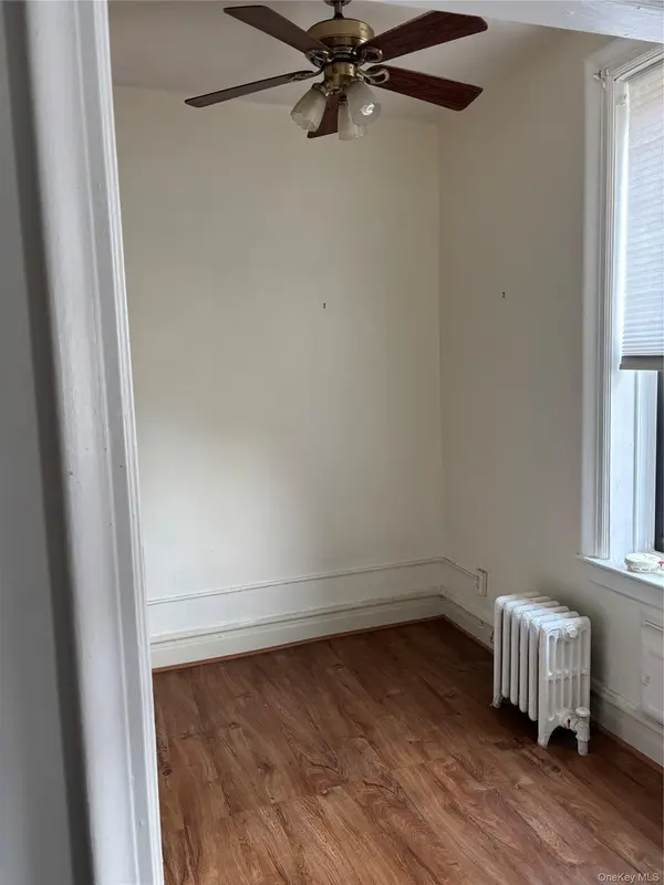 160-15 Powells Cove Boulevard #D302, Beechhurst, NY 11357