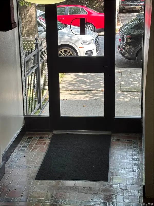 160-15 Powells Cove Boulevard #D302, Beechhurst, NY 11357