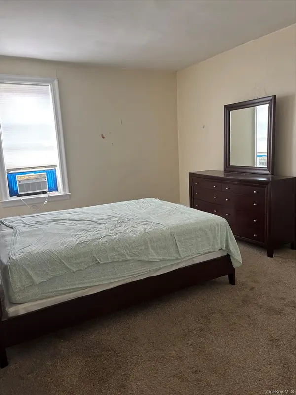 160-15 Powells Cove Boulevard #D302, Beechhurst, NY 11357