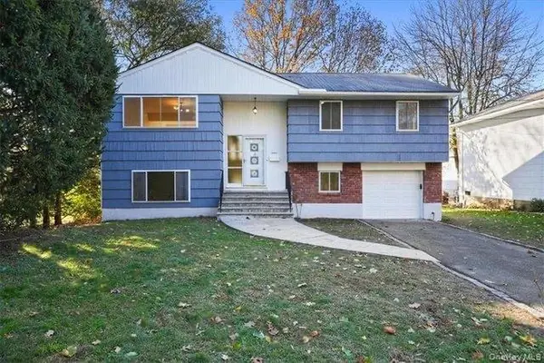 12 Bacon PL, Yonkers, NY 10710
