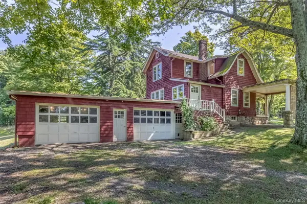 421-423 Hillside RD, Cragsmoor, NY 12420