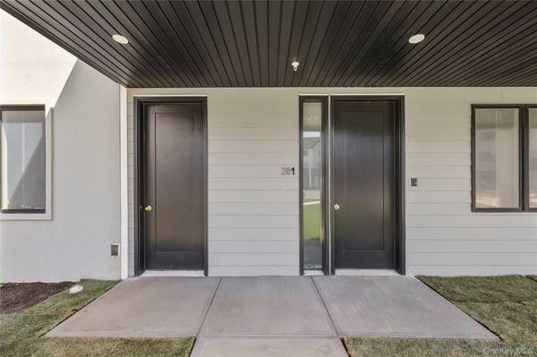 236 Old Nyack TPKE #201, Spring Valley, NY 10977