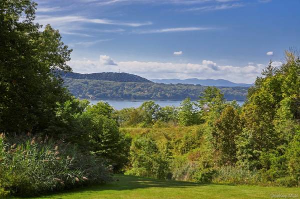 Mill RD, Rhinebeck, NY 12572