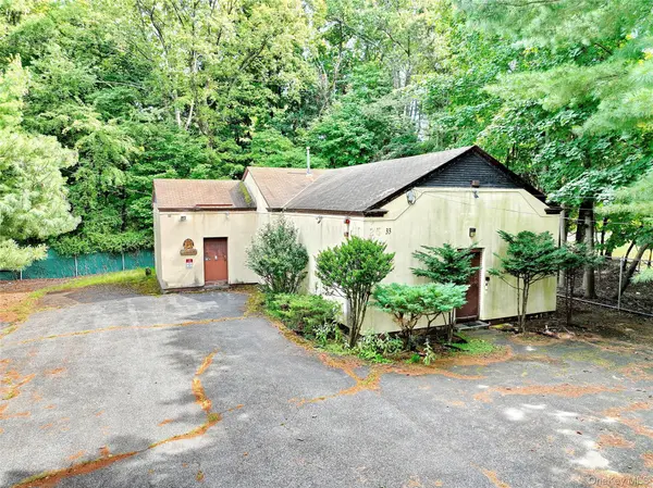 33 Church RD, Airmont, NY 10952