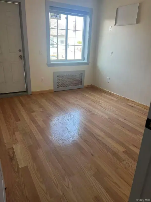 1111 Clarence AVE, Bronx, NY 10465