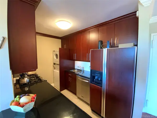 26910 Grand Central Pkwy #4T, Floral Park, NY 11005