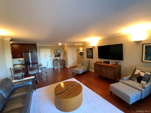 26910 Grand Central Pkwy #4T, Floral Park, NY 11005