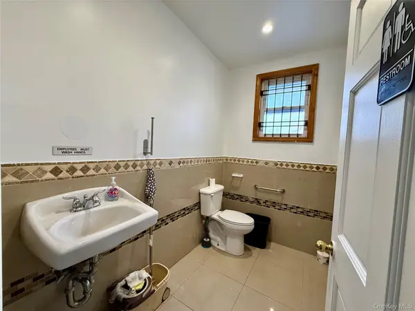 124-03 18th AVE, College Point, NY 11356