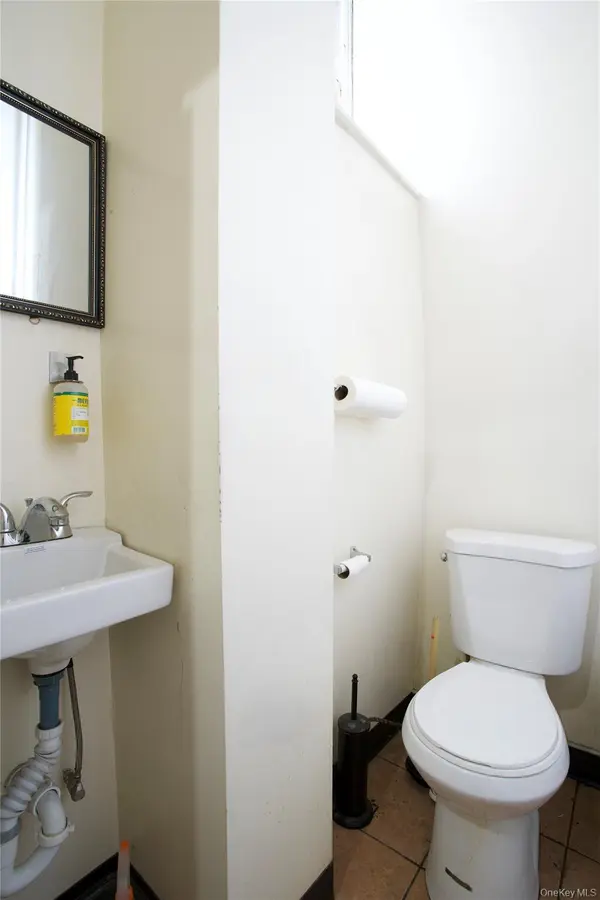 3717 Bronxwood AVE, Bronx, NY 10469