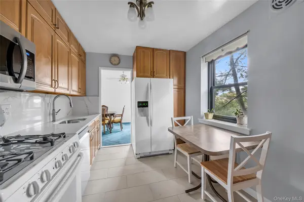 50 Brompton RD #2L, Great Neck, NY 11021