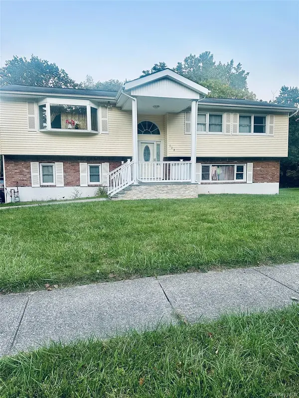 123 Rockland LN, Spring Valley, NY 10977