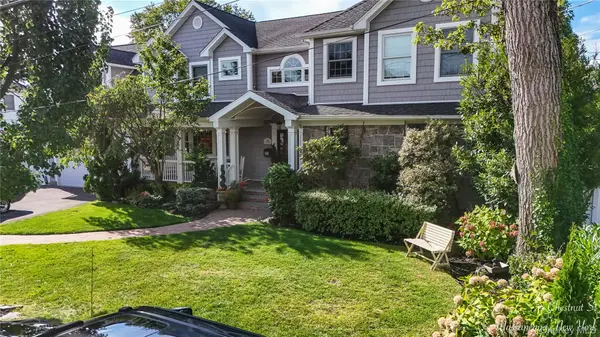 54 Chestnut ST, Massapequa, NY 11758