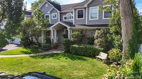 54 Chestnut ST, Massapequa, NY 11758