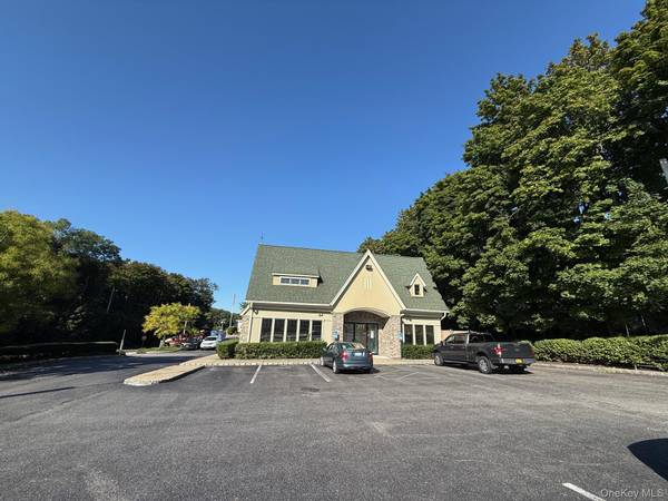 351 Fort Salonga RD, Northport, NY 11768
