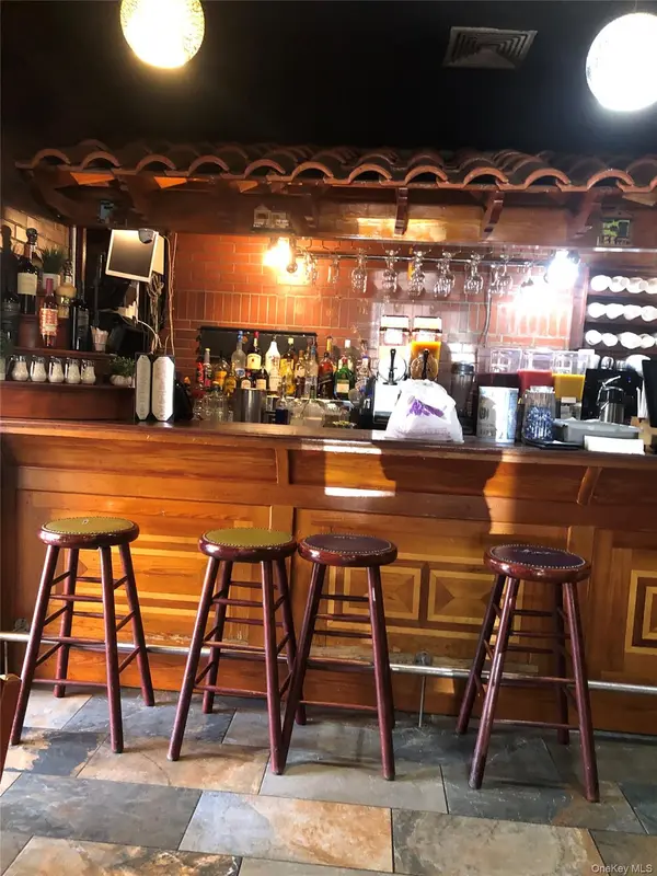 67-22 Roosevelt AVE, Woodside, NY 11377
