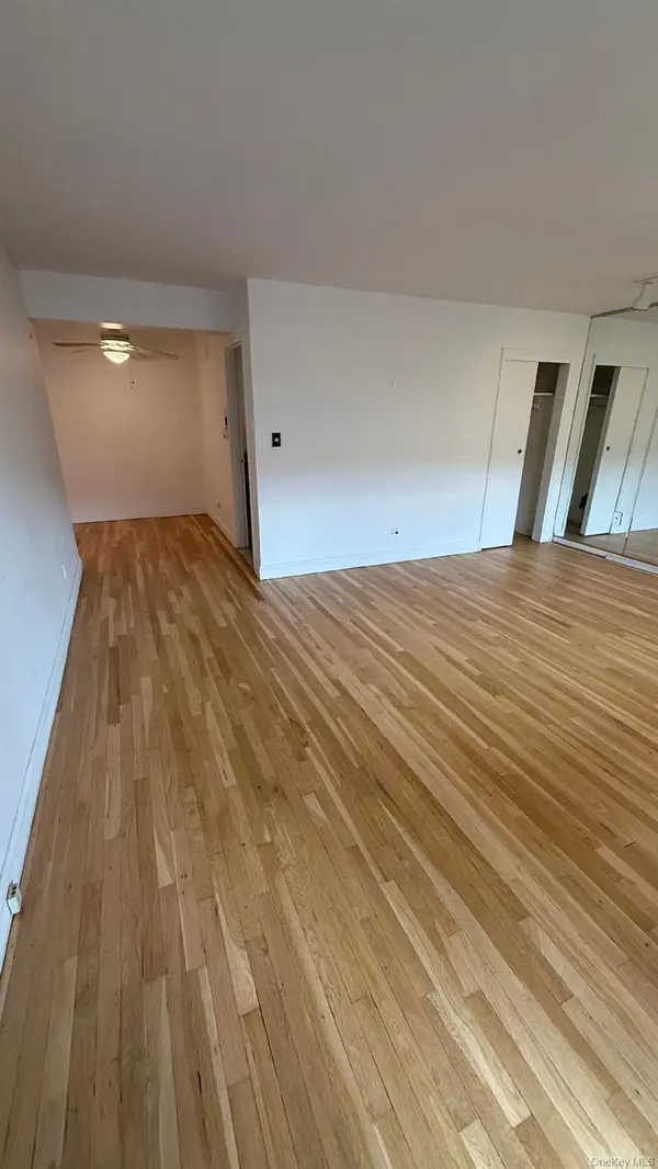88-25 155 AVE #4G, Howard Beach, NY 11414