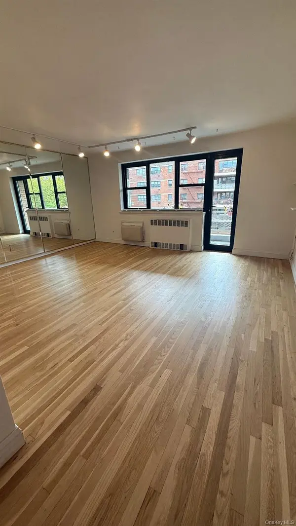 88-25 155 AVE #4G, Howard Beach, NY 11414