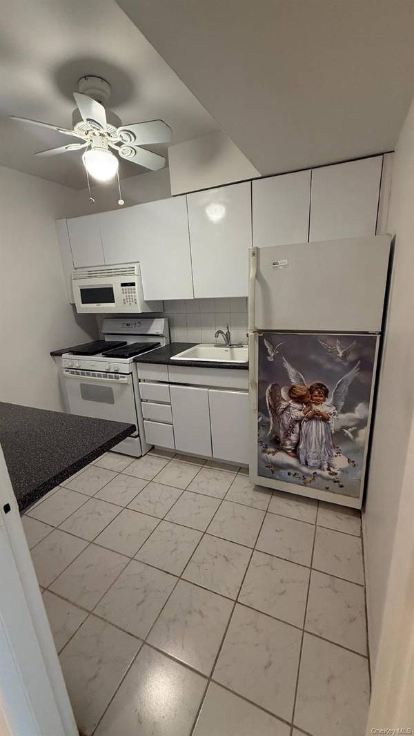 88-25 155 AVE #4G, Howard Beach, NY 11414