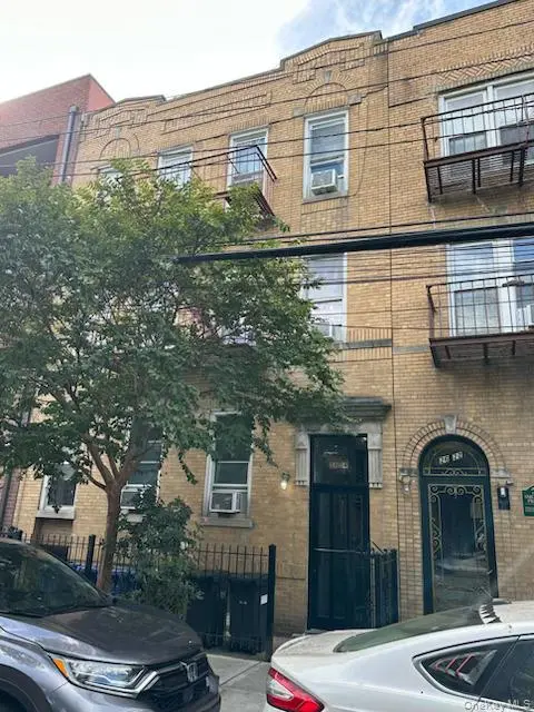 26-24 18th ST, Astoria, NY 11102