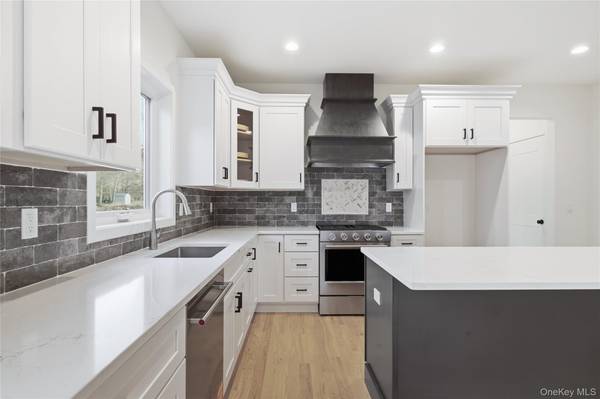 9 Fourth AVE, Centereach, NY 11720