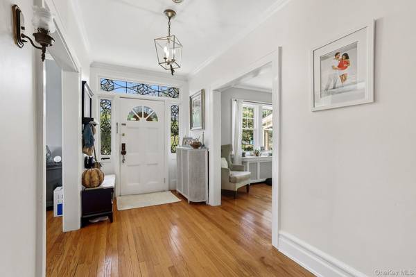 126 N Broadway, White Plains, NY 10603